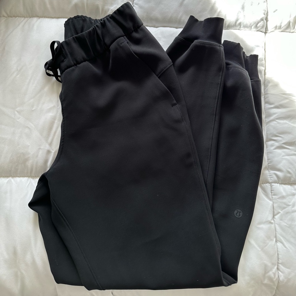 LULULEMON black ready to rulu joggers size 4